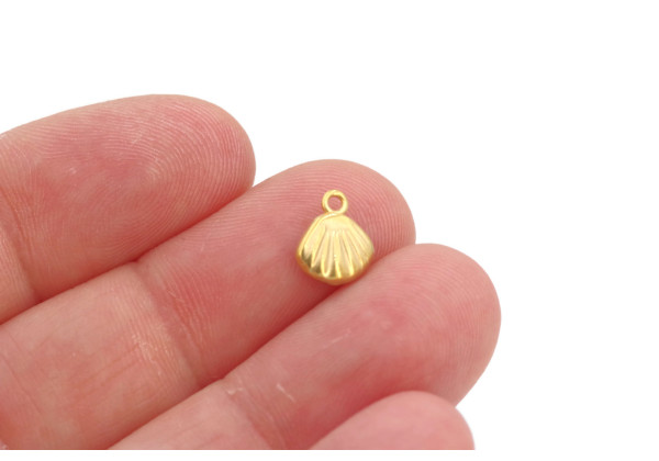 Breloque coquillage doré 10 mm – Acier inox 304 PVD pour bijoux DIY