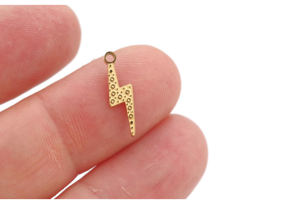 Breloque éclair dorée texturée – Acier inox 316 – Bijoux DIY