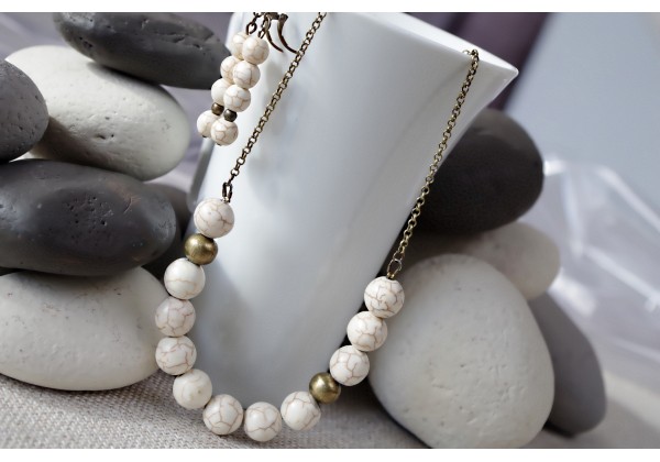 DIY - Kit Collier Howlite et Métal Bronze - Chaine couleur bronze et perles en howlite