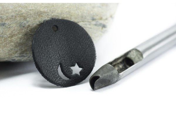Emporte Pièce à frapper Forme Croissant de lune - Poinçon pour percer le cuir ou plastique - Dim. Lune :7 x 4 mm
